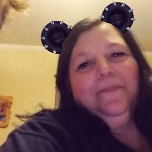 Meet your Posher, Lorie